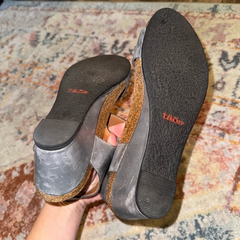 Taos Orthopedic Gray Leather Double Strap Cork Wedge Comfort Sandals Size 11 - Picture 8 of 9